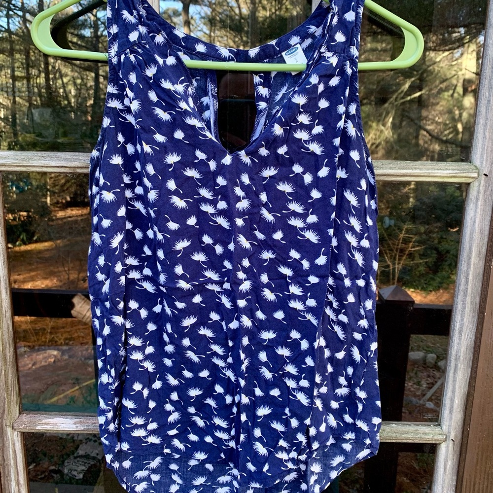 Old Navy sleeveless keyhole blue white floral blouse shirt EUC